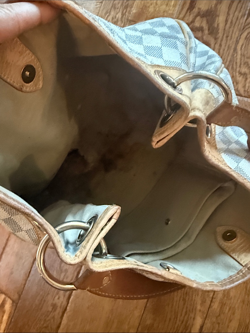 Authentic Louis Vuitton - Picture 3 of 9